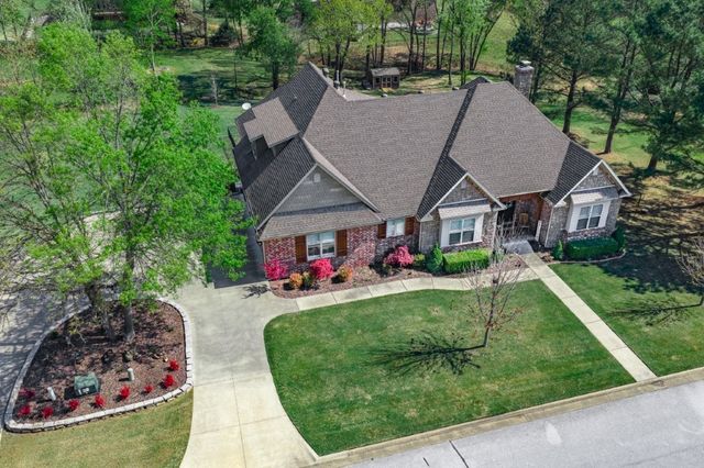 10016 Camelot Lane, Rogers, AR 72758