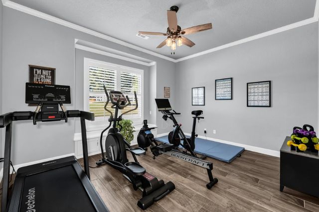 10016 Camelot Lane, Rogers, AR 72758