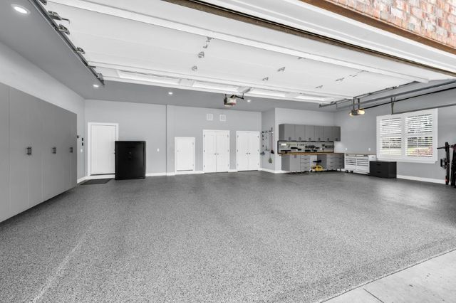 10016 Camelot Lane, Rogers, AR 72758