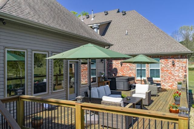 10016 Camelot Lane, Rogers, AR 72758