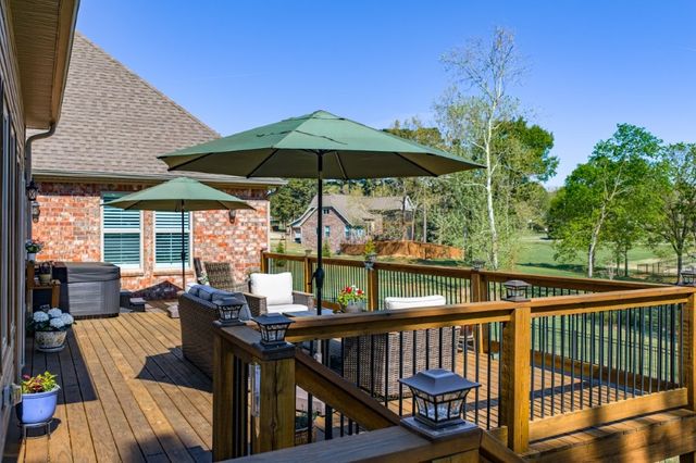 10016 Camelot Lane, Rogers, AR 72758
