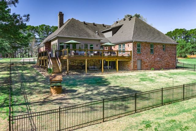 10016 Camelot Lane, Rogers, AR 72758