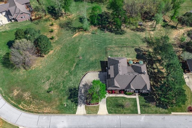 10016 Camelot Lane, Rogers, AR 72758