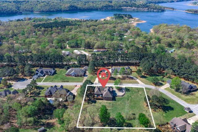 10016 Camelot Lane, Rogers, AR 72758