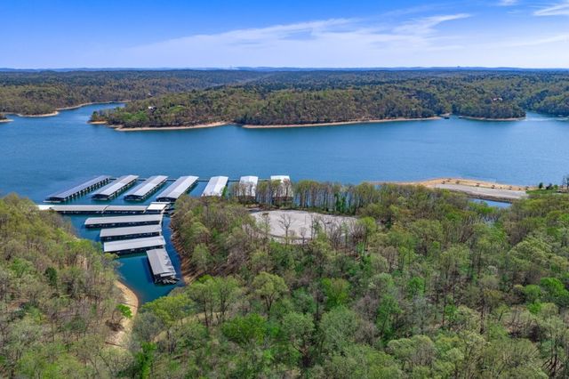 10016 Camelot Lane, Rogers, AR 72758