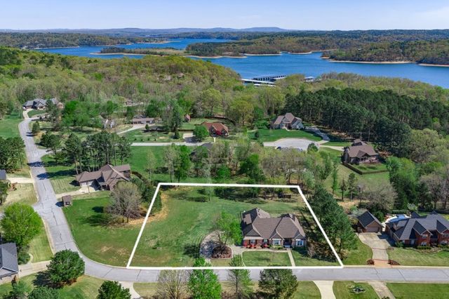 10016 Camelot Lane, Rogers, AR 72758