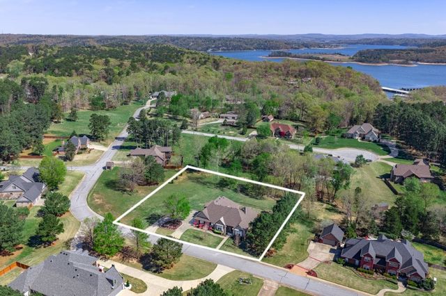 10016 Camelot Lane, Rogers, AR 72758