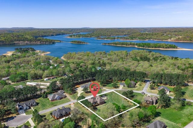 10016 Camelot Lane, Rogers, AR 72758