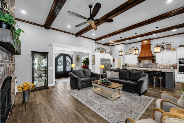 10016 Camelot Lane, Rogers, AR 72758