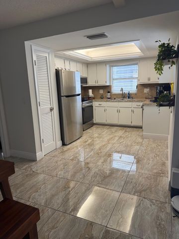 1824 SE 1ST Terrace, Cape Coral, FL 33990