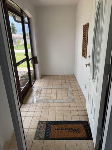 1824 SE 1ST Terrace, Cape Coral, FL 33990
