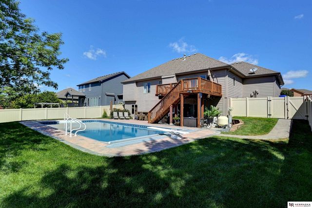 15213 Norwick Drive, Omaha, NE 68116