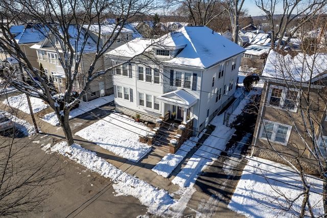 16-18 Pondview Rd, Arlington, MA 02474