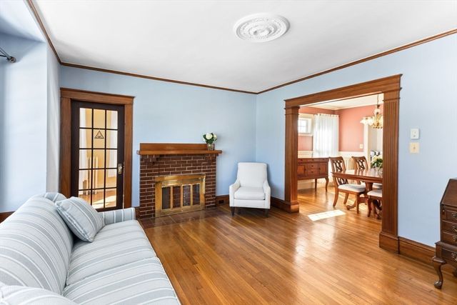 16-18 Pondview Rd, Arlington, MA 02474