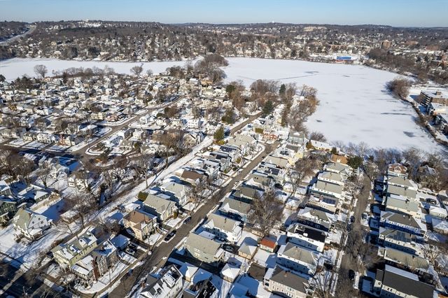 16-18 Pondview Rd, Arlington, MA 02474