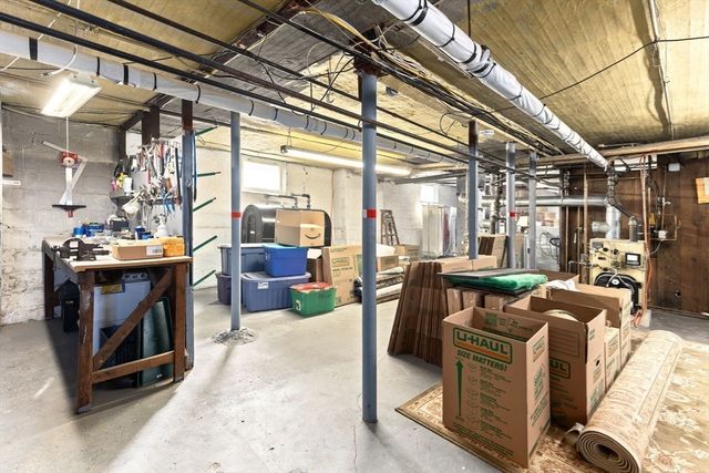 16-18 Pondview Rd, Arlington, MA 02474