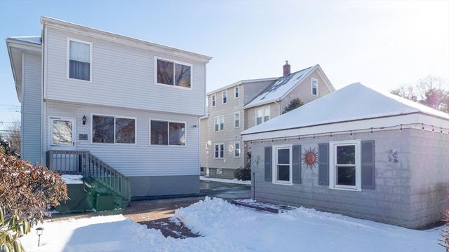 16-18 Pondview Rd, Arlington, MA 02474