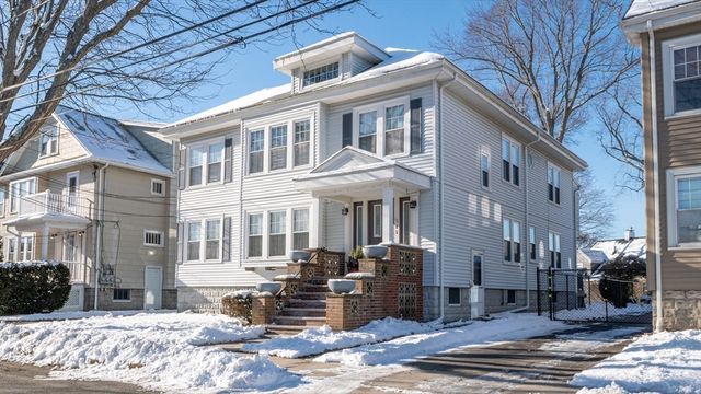 16-18 Pondview Rd, Arlington, MA 02474