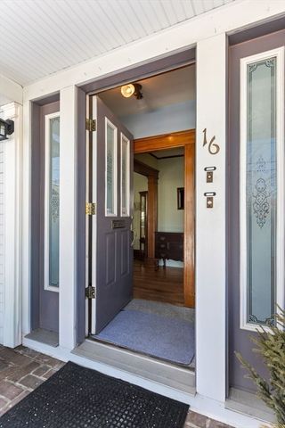 16-18 Pondview Rd, Arlington, MA 02474