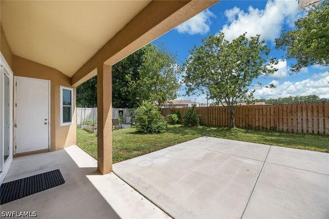 315 Burnt Pine DR, Naples, FL 34119