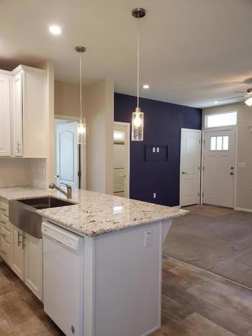 440 MOFFETT Boulevard, Mountain View, CA 94043