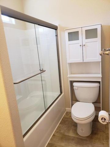 440 MOFFETT Boulevard, Mountain View, CA 94043
