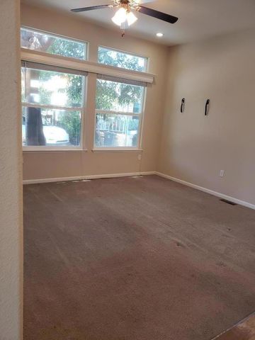 440 MOFFETT Boulevard, Mountain View, CA 94043