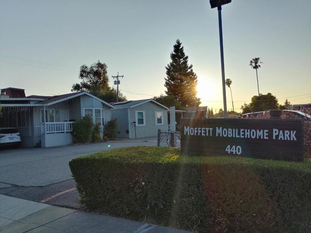440 MOFFETT Boulevard, Mountain View, CA 94043