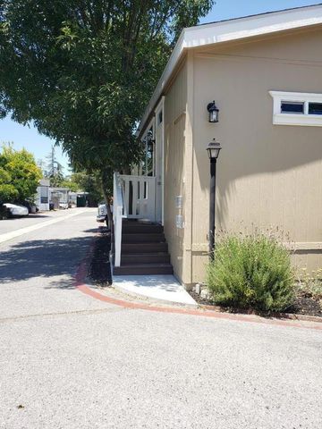 440 MOFFETT Boulevard, Mountain View, CA 94043