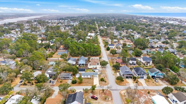 304 NE 50th Street, Oak Island, NC 28465