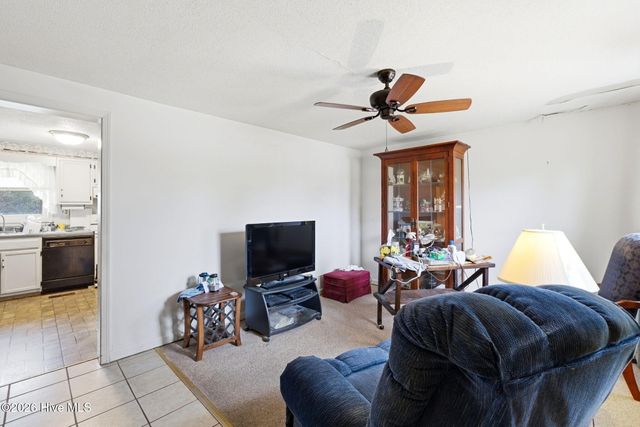 304 NE 50th Street, Oak Island, NC 28465