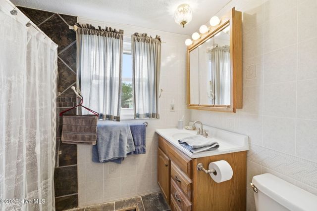 304 NE 50th Street, Oak Island, NC 28465