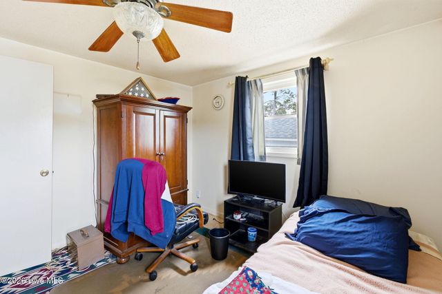 304 NE 50th Street, Oak Island, NC 28465