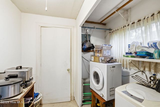 304 NE 50th Street, Oak Island, NC 28465