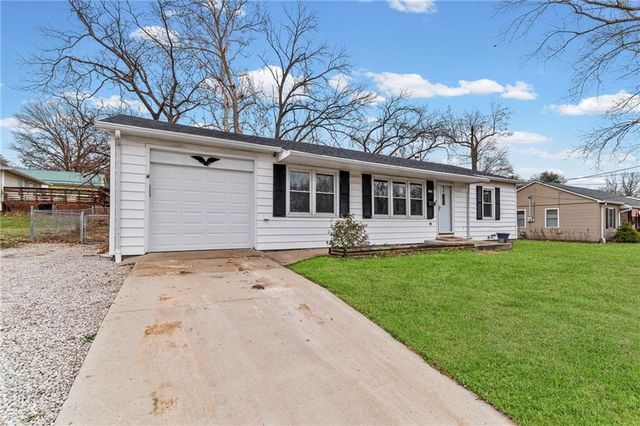 914 N Folger Street, Carrollton, MO 64633