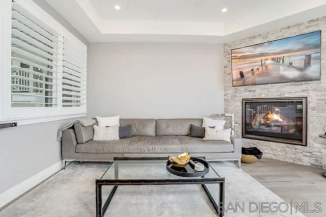 710 E Avenue, Coronado, CA 92118