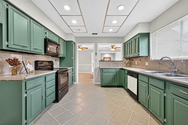 3415 W Creek Club Drive, Missouri City, TX 77459