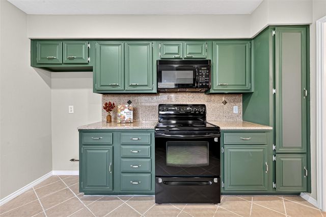 3415 W Creek Club Drive, Missouri City, TX 77459