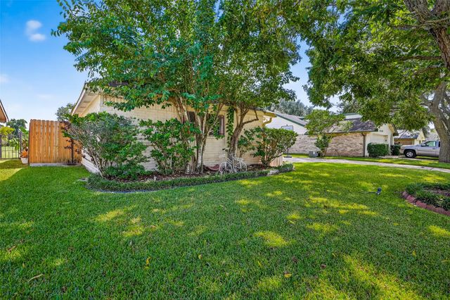 3415 W Creek Club Drive, Missouri City, TX 77459