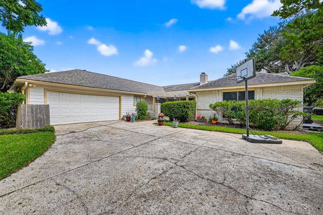 3415 W Creek Club Drive, Missouri City, TX 77459