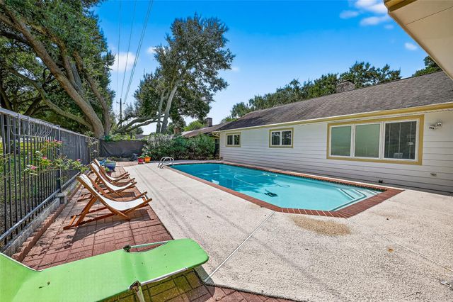 3415 W Creek Club Drive, Missouri City, TX 77459