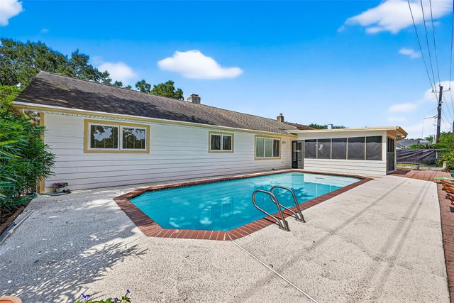 3415 W Creek Club Drive, Missouri City, TX 77459