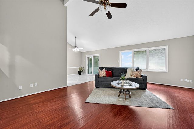 3415 W Creek Club Drive, Missouri City, TX 77459