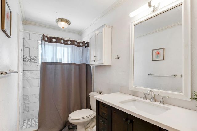 2401 SE 12th Street, Pompano Beach, FL 33062