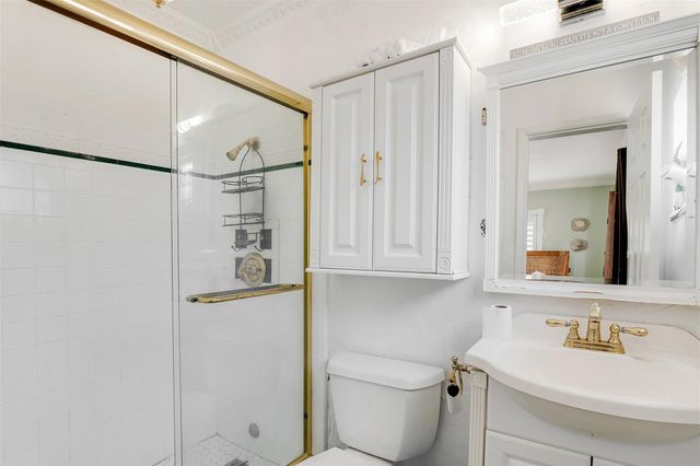 2401 SE 12th Street, Pompano Beach, FL 33062