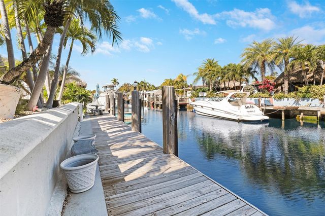 2401 SE 12th Street, Pompano Beach, FL 33062