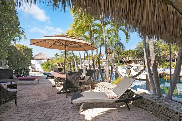 2401 SE 12th Street, Pompano Beach, FL 33062