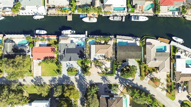 2401 SE 12th Street, Pompano Beach, FL 33062