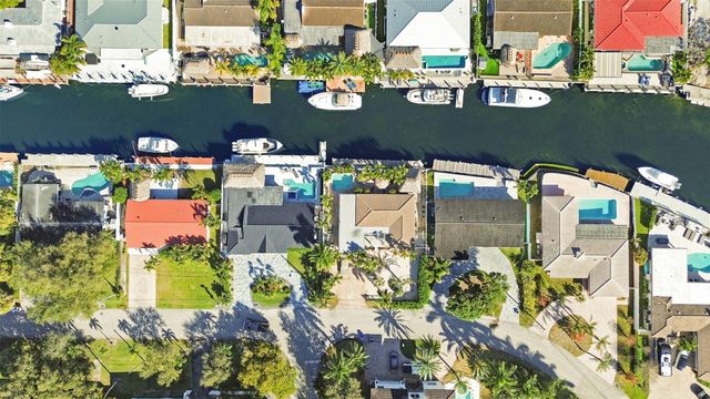 2401 SE 12th Street, Pompano Beach, FL 33062