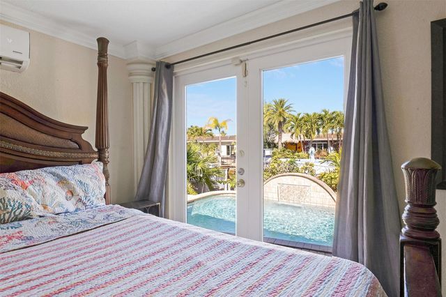 2401 SE 12th Street, Pompano Beach, FL 33062